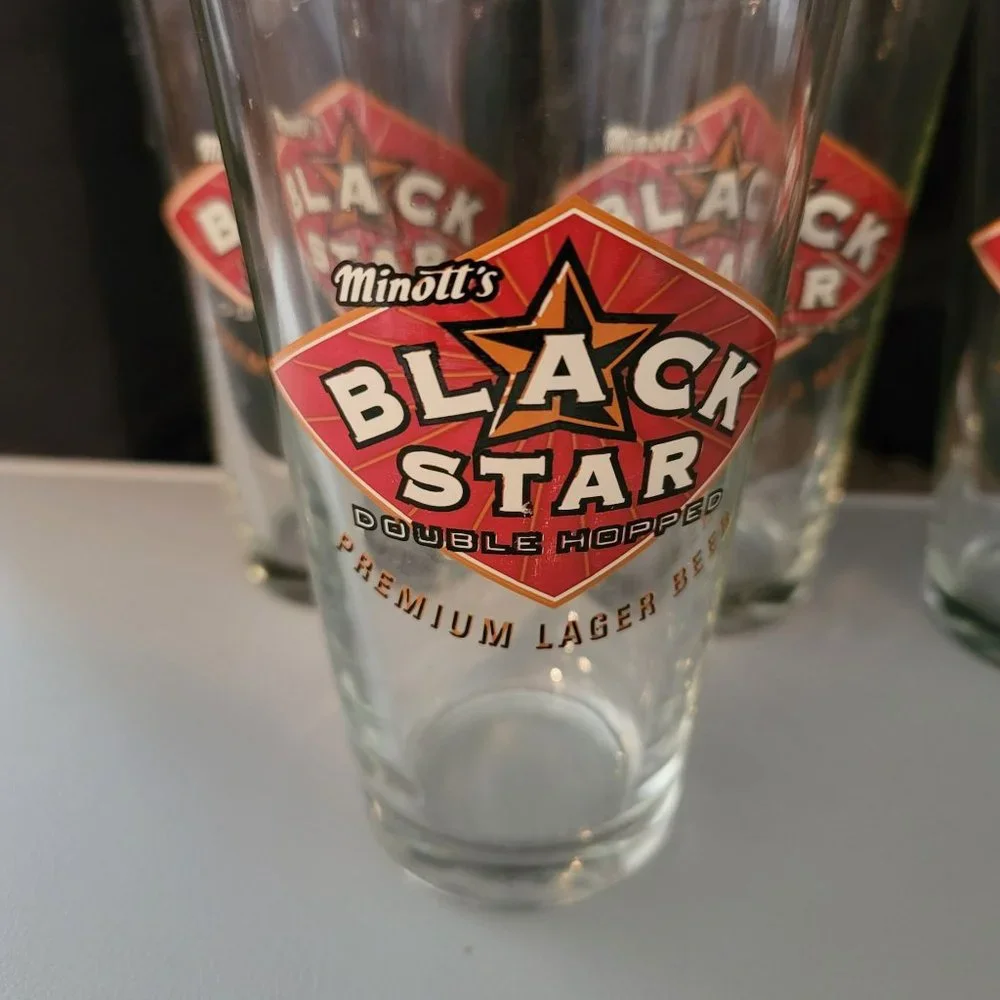 Minott's Black Star Lager Beer Glasses Set of 4 Barware Red Black Logo JJ1500